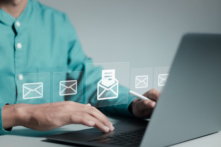 "Visual guide showcasing effective email subject line strategies, including personalization, urgency, and clarity, to enhance open rates and engagement."